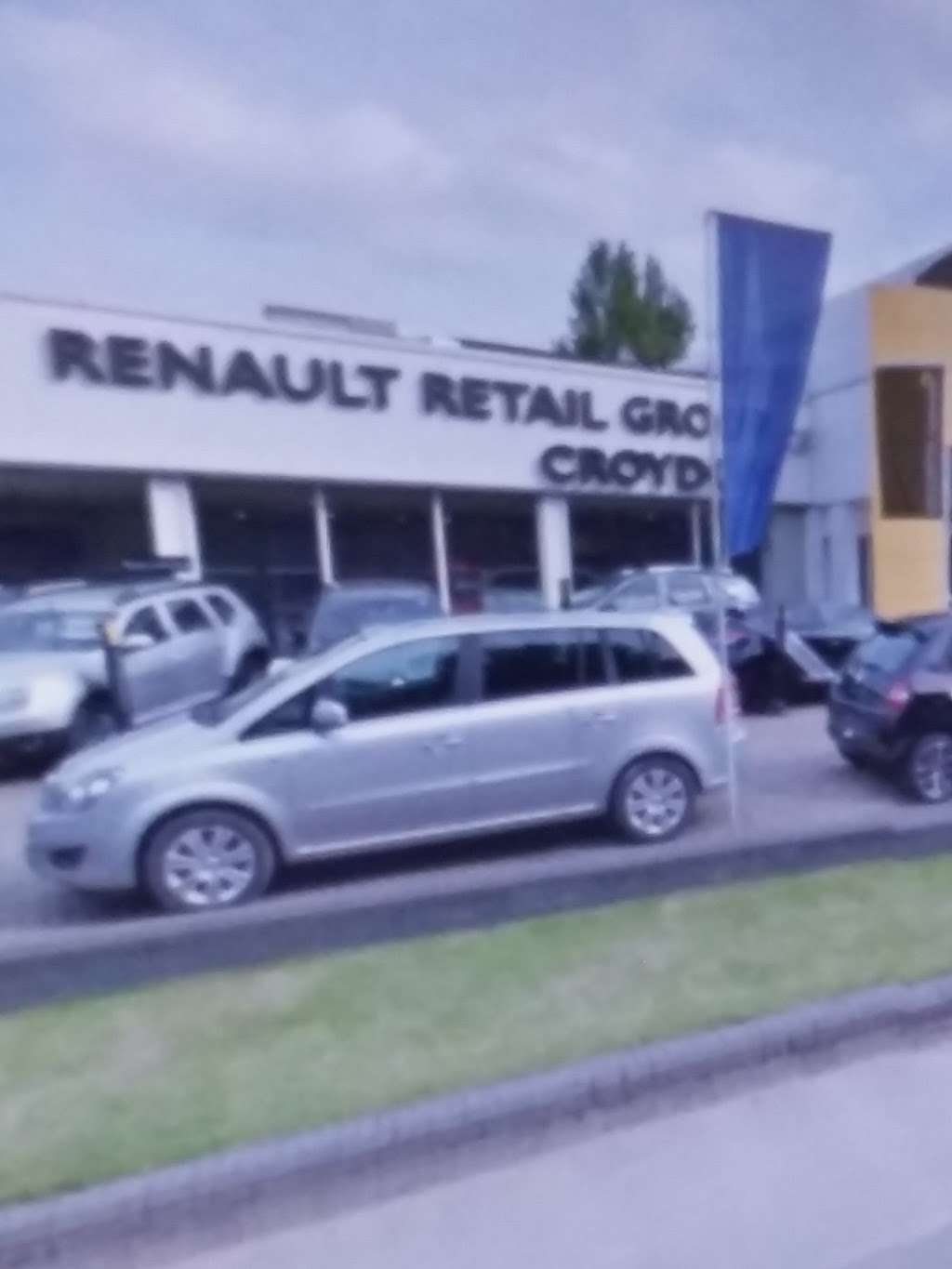 Renault Croydon - Official Dealership | 305 Brighton Rd, Coulsdon CR5 3EA, UK | Phone: 020 3199 1164