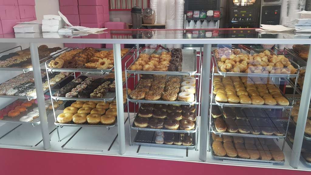 K & M Doughnut | 10431 Lemon Ave # E, Alta Loma, CA 91737 | Phone: (909) 945-9529