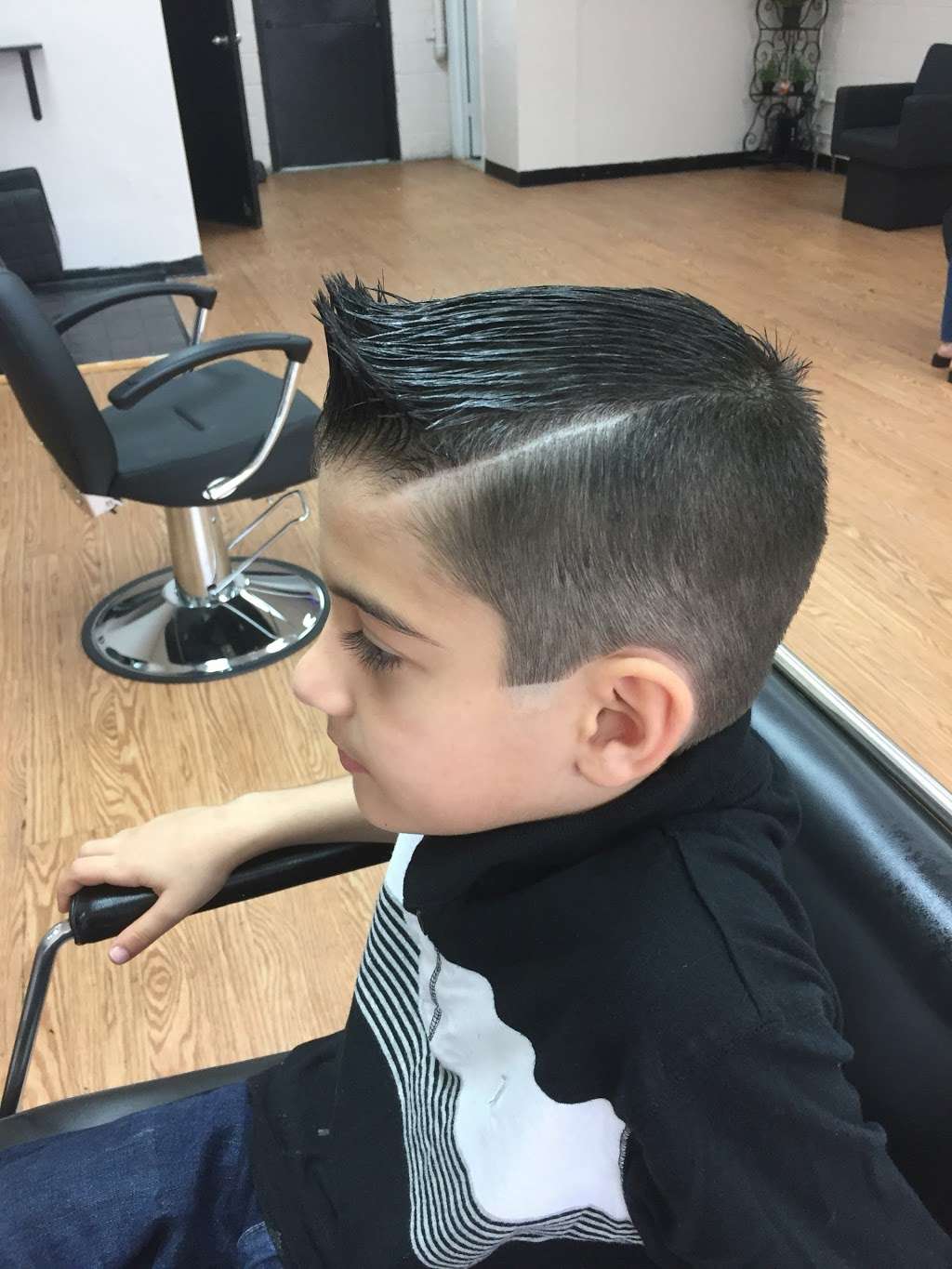 Meray hair salon | 1582 Busse Rd, Mt Prospect, IL 60056, USA | Phone: (847) 258-3604