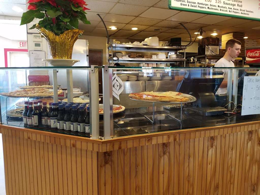 Two Cousins Pizza | 7460 Lancaster Pike, Hockessin, DE 19707, USA | Phone: (302) 234-3455