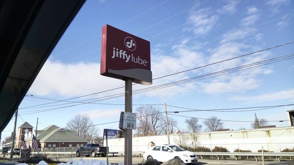 Jiffy Lube | 77 E Hollis St, Nashua, NH 03060, USA | Phone: (603) 880-6162