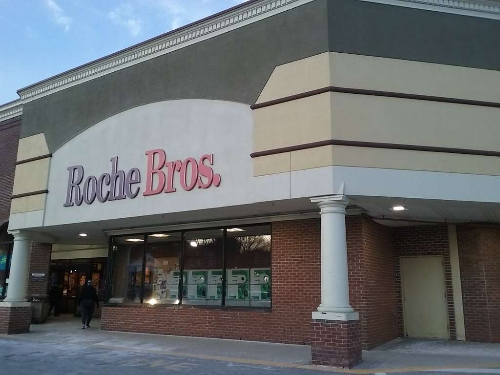 Roche Bros Westwood | 338 Washington St, Westwood, MA 02090, USA | Phone: (781) 326-9303