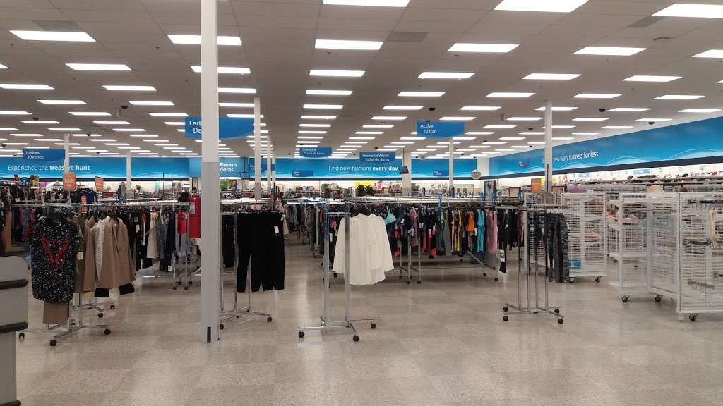 Ross Dress for Less | 400 Commons Dr, Chicago Ridge, IL 60415, USA | Phone: (708) 424-0132
