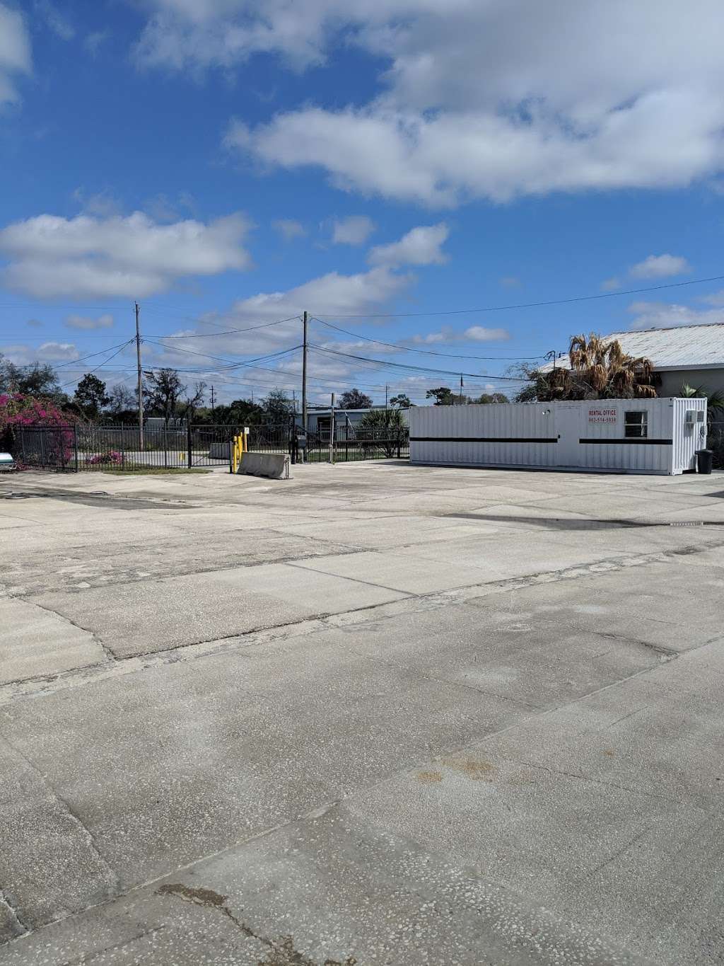 Oasis RV Parking | 292 American Spirit Rd, Winter Haven, FL 33880, USA | Phone: (863) 299-3719