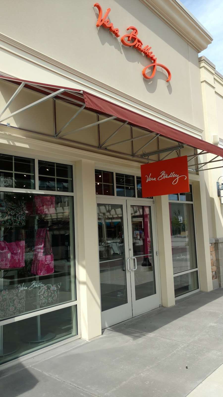 Vera Bradley Factory Outlet | 100 Premium Outlets Dr Suite 750, Blackwood, NJ 08012, USA | Phone: (856) 221-8445