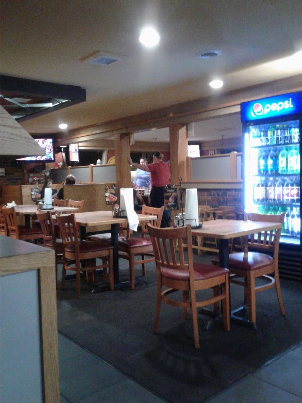 Pizza Hut | 407 N Main St, Lansing, KS 66043, USA | Phone: (913) 727-3232