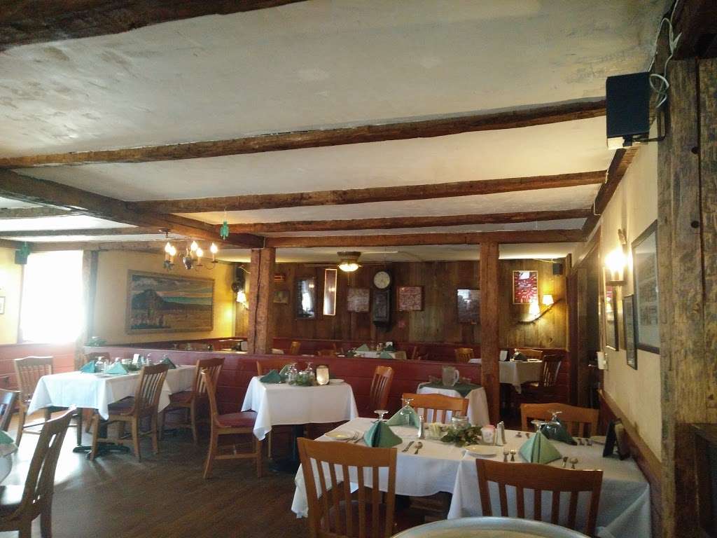 Curtis House Restaurant & Inn | 506 Main St S, Woodbury, CT 06798, USA | Phone: (203) 263-2101