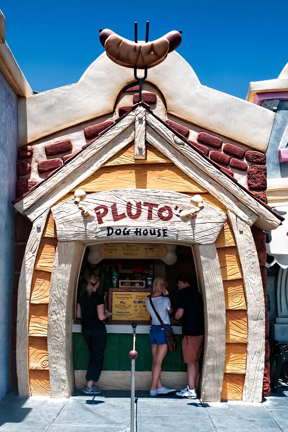 Plutos Dog House | 1313 S Harbor Blvd, Anaheim, CA 92802, USA | Phone: (714) 781-3463