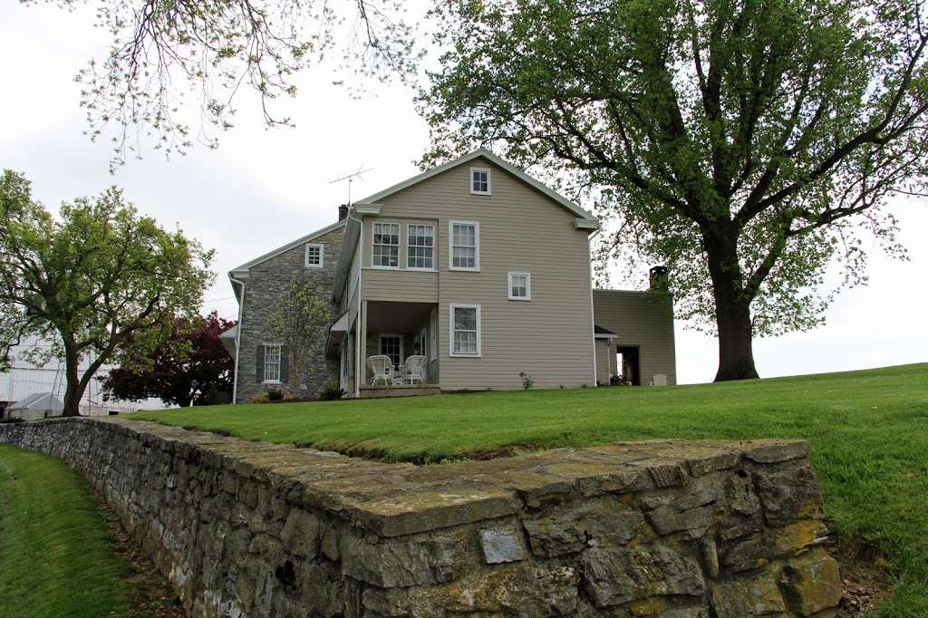 Meadow View K Farm Guest House | 612 Eby Chiques Rd, Mount Joy, PA 17552, USA | Phone: (717) 653-9793