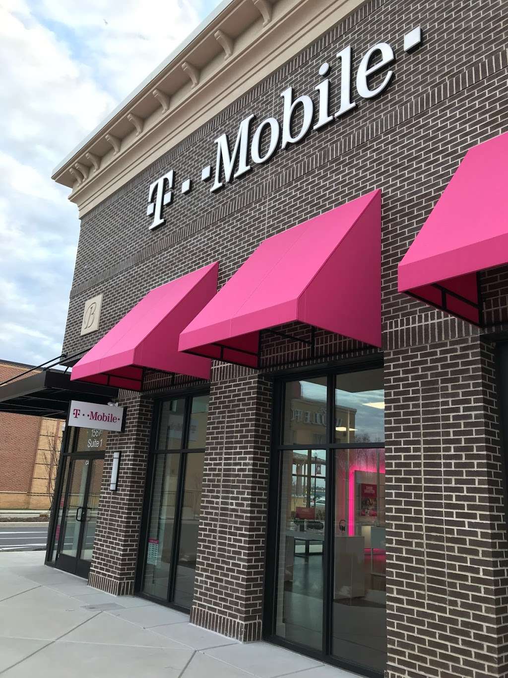 T-Mobile | 1567 Fruitville Pike i1, Lancaster, PA 17601 | Phone: (717) 207-9839