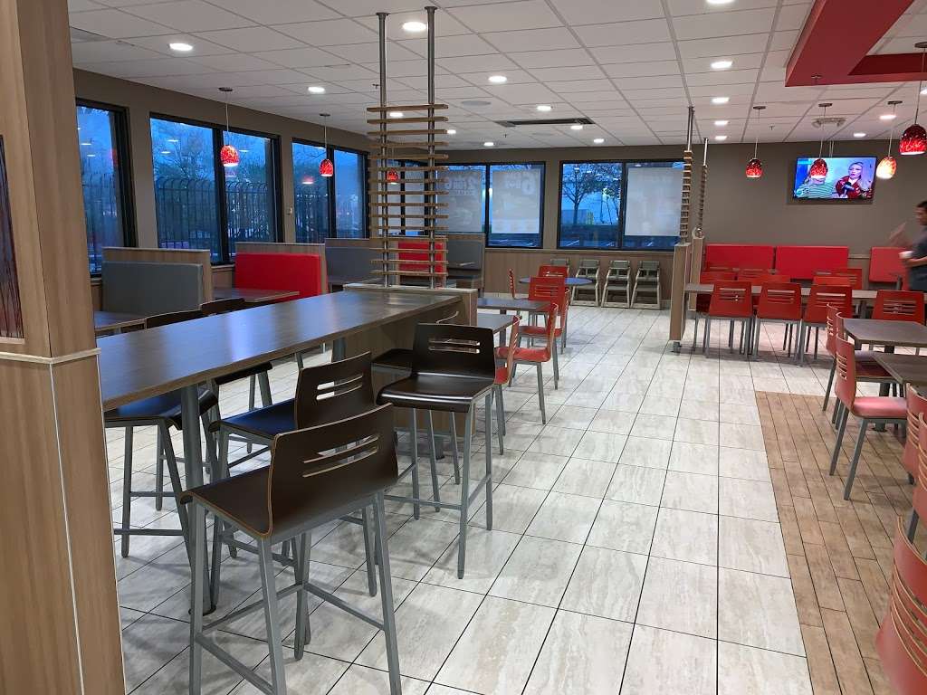 Burger King | 22 Beaver St, Milford, MA 01757 | Phone: (508) 422-9475