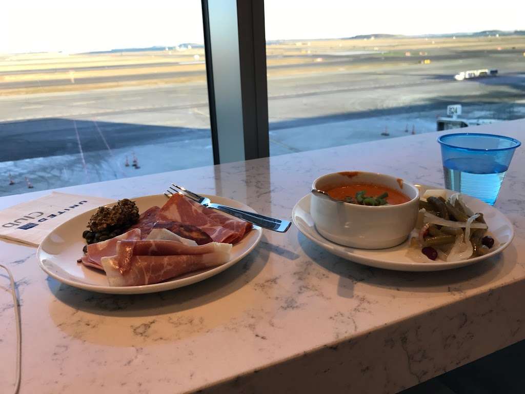 United Club | 1 Harborside Dr, Boston, MA 02128, USA