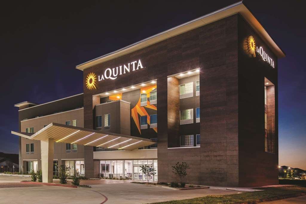 La Quinta Inn & Suites Houston Cypress | 27130 US-290, Cypress, TX 77429, USA | Phone: (281) 304-2711