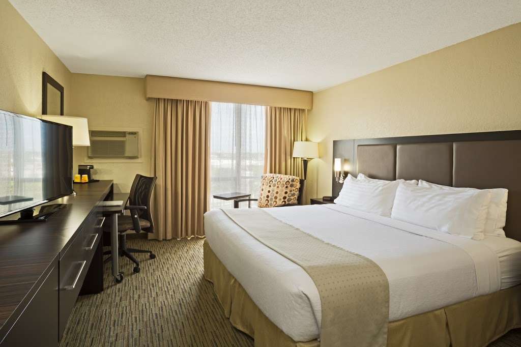 Holiday Inn Miami-International Airport | 1111 S Royal Poinciana Blvd, Miami Springs, FL 33166 | Phone: (305) 885-1941