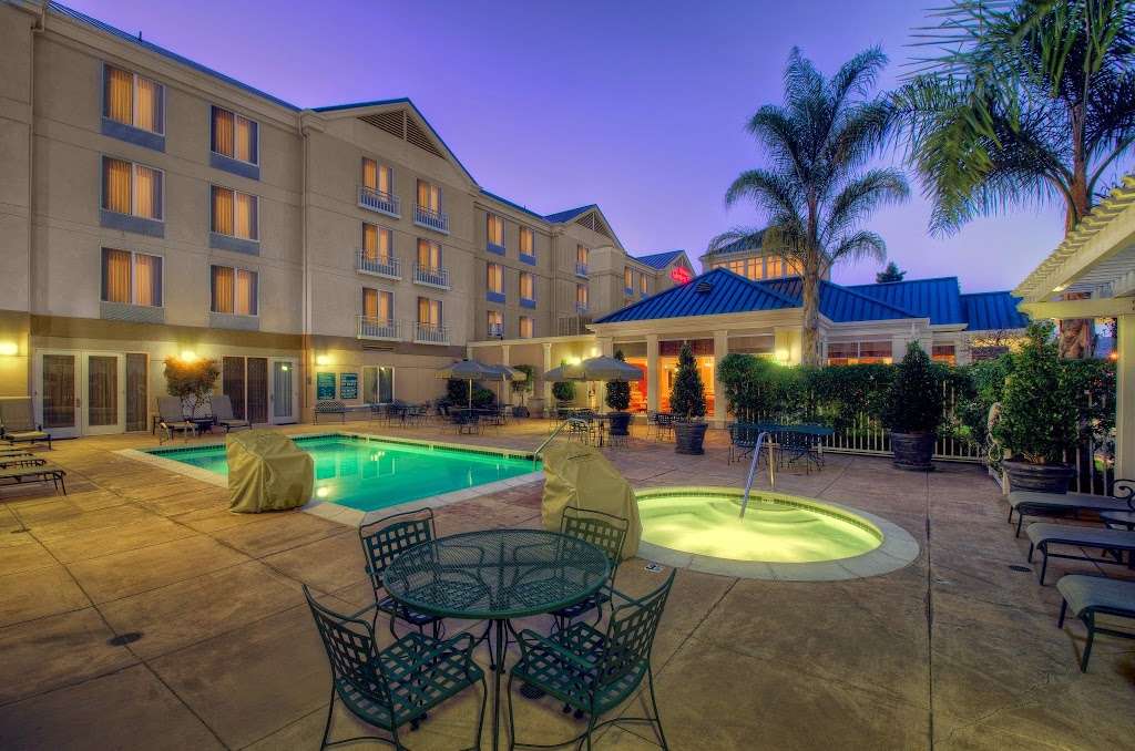 Hilton Garden Inn Mountain View | 840 E El Camino Real, Mountain View, CA 94040, USA | Phone: (650) 964-1700