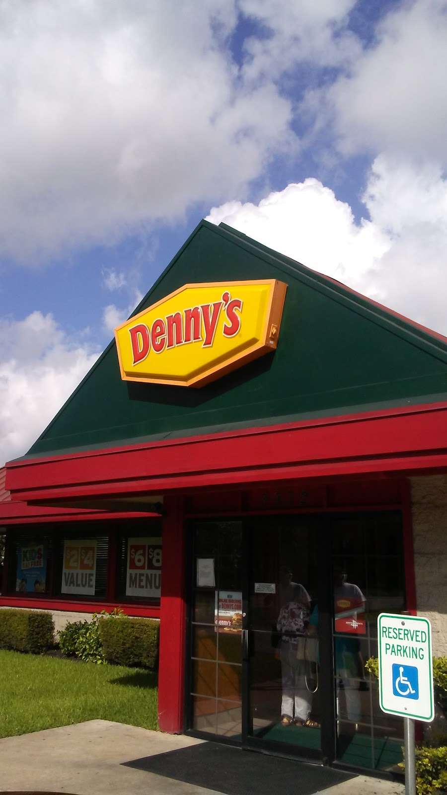 Dennys | 3332 S Loop W, Houston, TX 77025, USA | Phone: (713) 666-0999