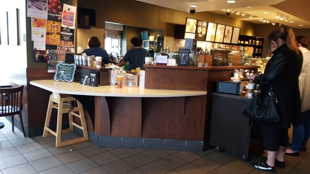 Starbucks | 1048 Maple Ave, Lisle, IL 60532, USA | Phone: (630) 737-0239