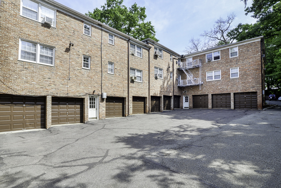 Short Hills Village Apartment Homes | 72-88 Woodland Rd, Short Hills, NJ 07078, USA | Phone: (973) 310-7112