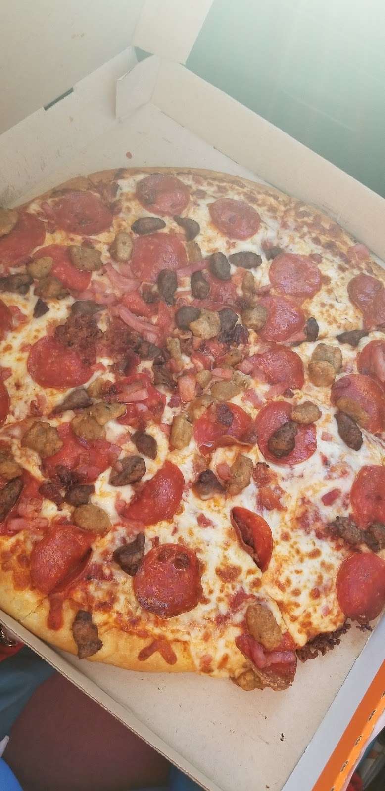 Little Caesars Pizza | 6233 Hohman Ave, Hammond, IN 46324 | Phone: (219) 933-0158