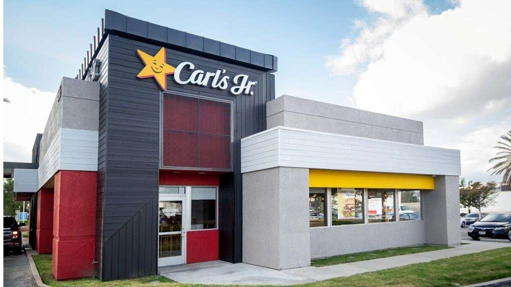 Carl's Jr., 2002 SW Military Dr, San Antonio, TX 78224, USA