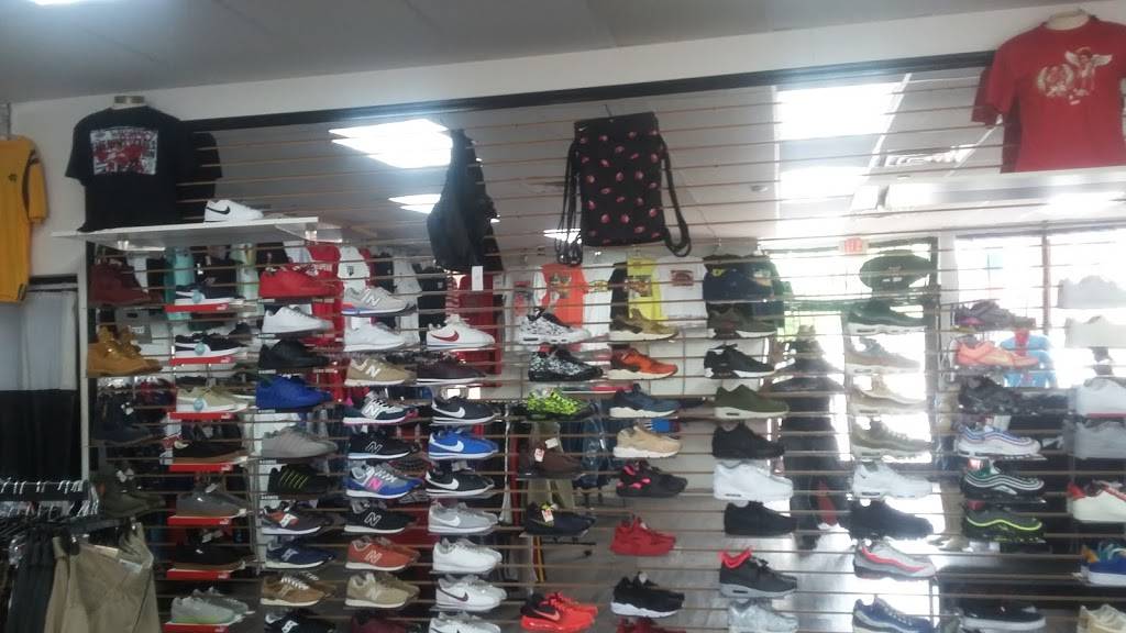 Fits Foot & Urban Wear | 2310 Martin Luther King Jr Blvd, Dallas, TX 75215, USA | Phone: (214) 421-3487