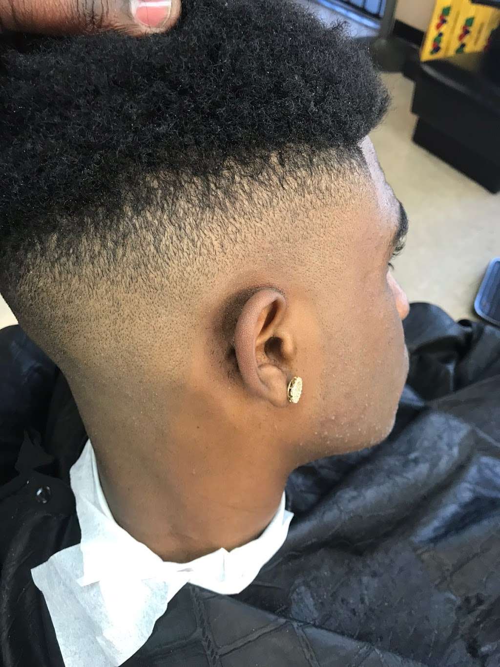 Compton Beauty and barber shop | in the backCompton, 324 W Alondra Blvd unit b, Compton, CA 90220, USA | Phone: (310) 408-7953