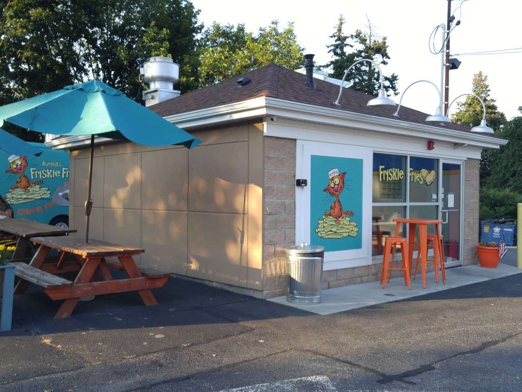 Friskie Fries | 751 Hartford Ave, Johnston, RI 02919, USA | Phone: (401) 919-5489