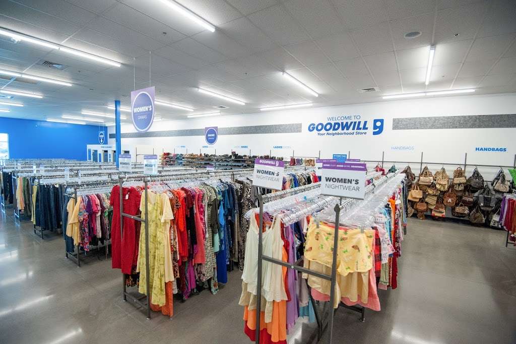 Southern & Country Club Goodwill Retail Store and Donations Cent | 1046 S Country Club Dr, Mesa, AZ 85210, USA | Phone: (480) 530-4722