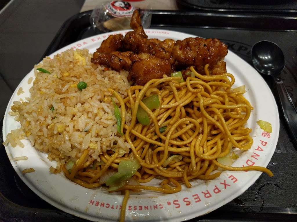 Panda Express | 5230 S 76th St, Greendale, WI 53129, USA | Phone: (414) 423-8704