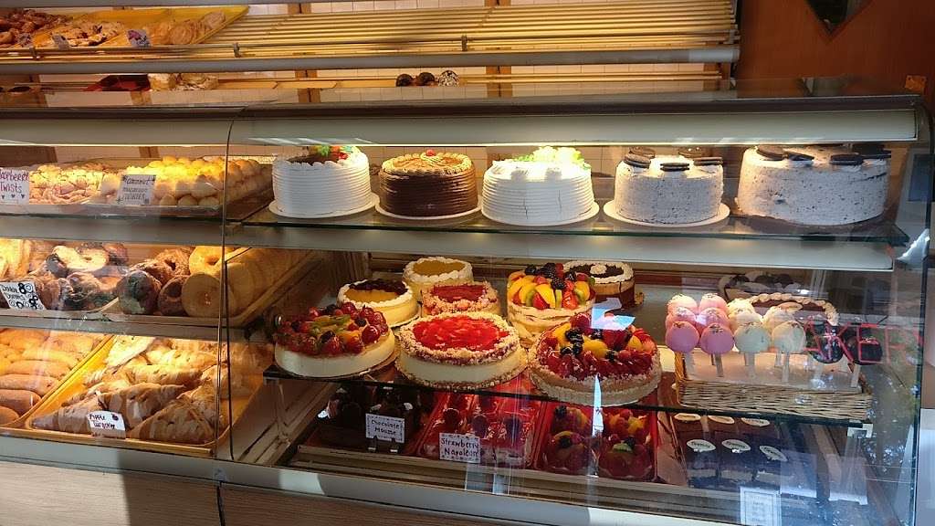 Haischs Bakery | 116 Sampton Ave, South Plainfield, NJ 07080, USA | Phone: (908) 755-7011