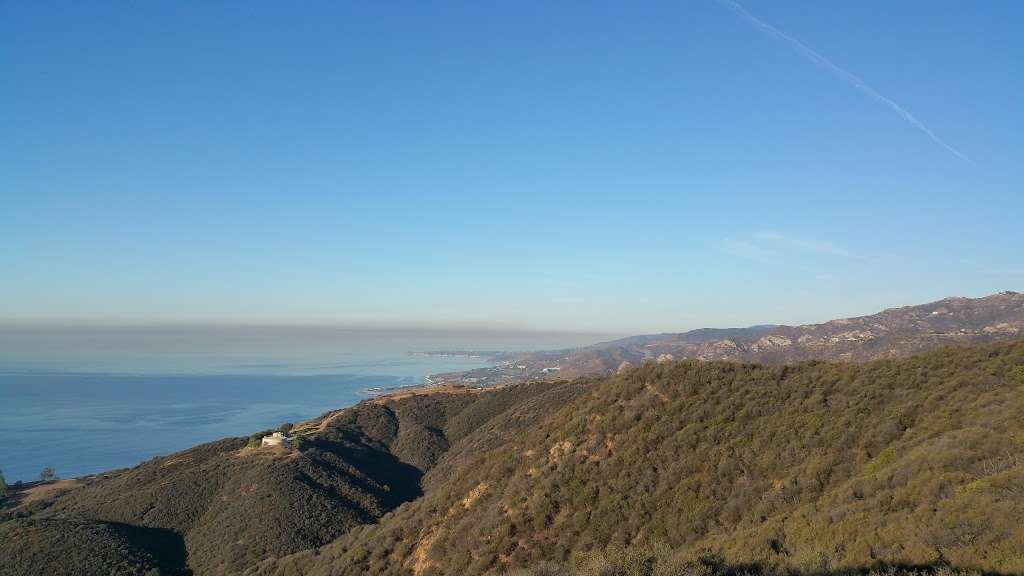 Tuna Canyon Park trailhead | Hearst Tank Mtwy, Topanga, CA 90290, USA