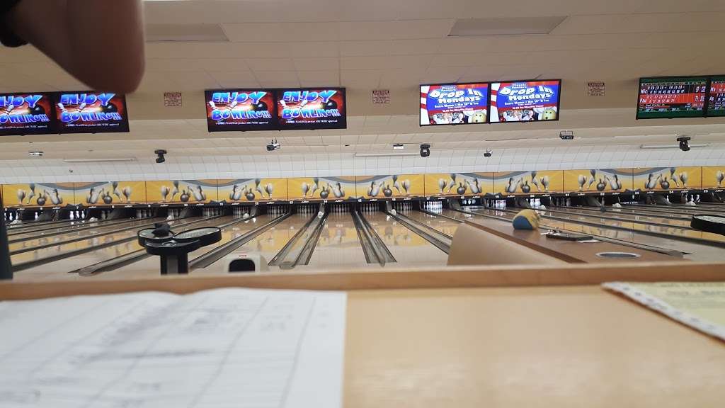 Classic Bowl | 8530 Waukegan Rd, Morton Grove, IL 60053 | Phone: (847) 965-5300