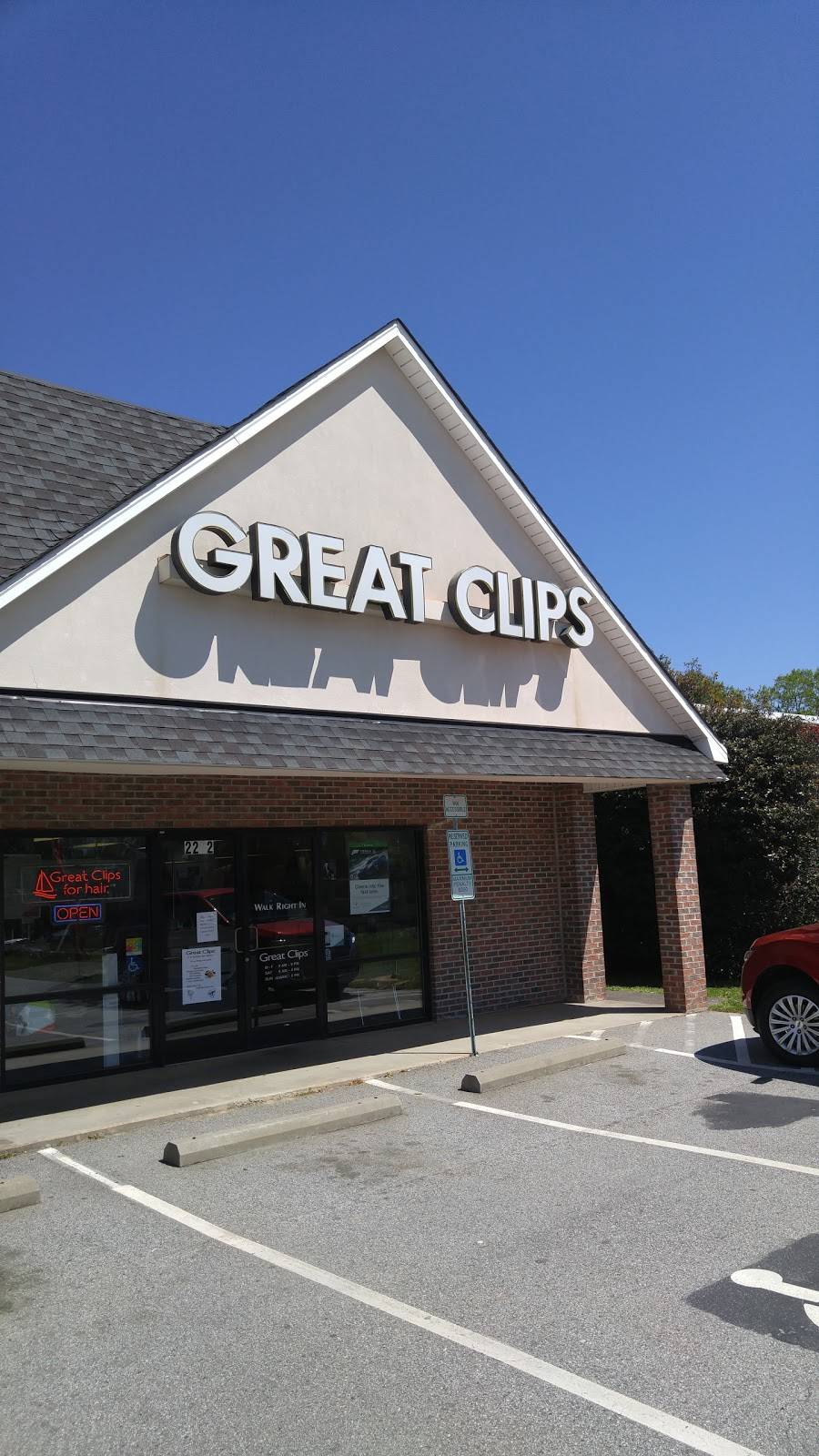 Great Clips | 2202 Fleming Rd Ste A, Greensboro, NC 27410, USA | Phone: (336) 665-0880