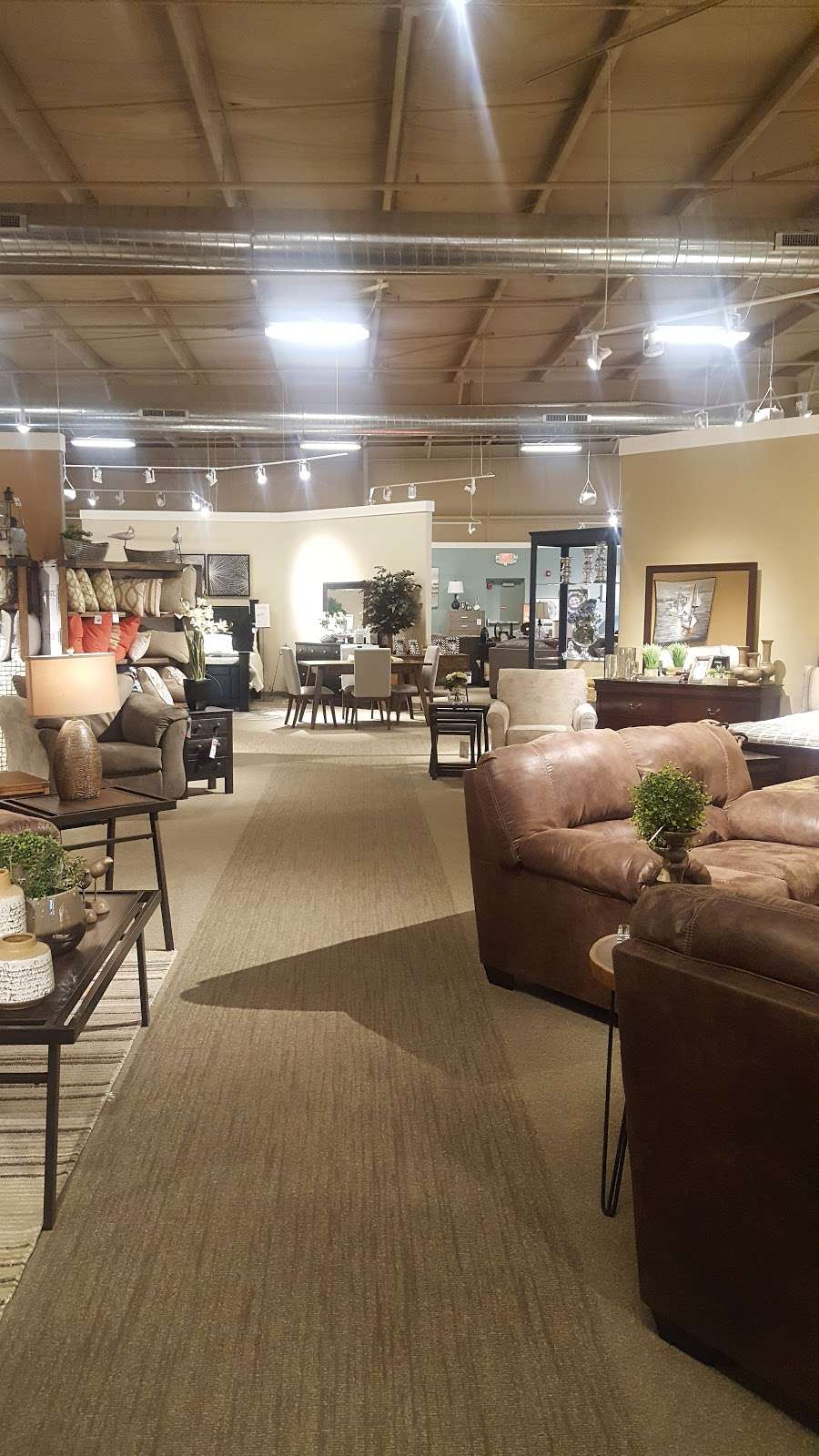 Ashley HomeStore | 5107 Centerline Dr., Kokomo, IN 46902, USA | Phone: (765) 450-5115