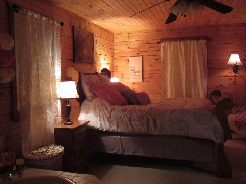 Creekside Cabin | 42 Althouse Ln, Myerstown, PA 17067, USA | Phone: (717) 475-0384