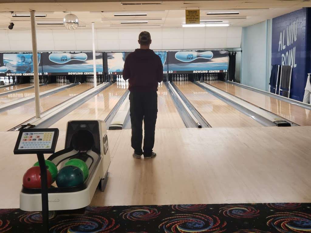 Alvin Bowling Center | 300 Bowling Alley Lane, Alvin, TX 77511 | Phone: (281) 331-4487