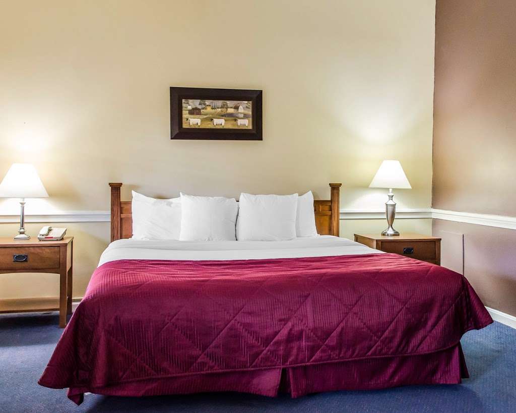 Clarion Inn Strasburg - Lancaster | 1400 Historic Dr, Strasburg, PA 17579, USA | Phone: (717) 687-7691