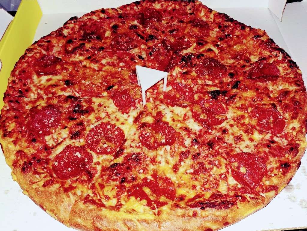 Hungry Howies Pizza | 5945 US-17, Davenport, FL 33837 | Phone: (863) 424-5000