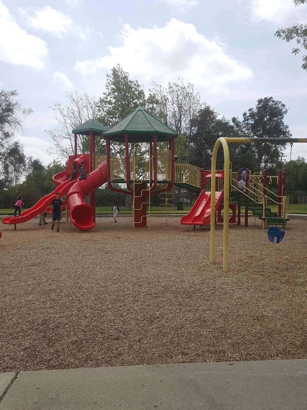 Roger Birdsall Park | 2611 N Linden Ave, Rialto, CA 92377, USA | Phone: (909) 421-4949