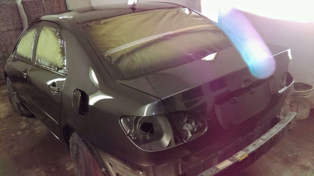 Roberto's Body & Paint 503 Alameda St, Compton, CA 90220, USA