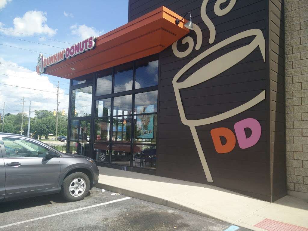 Dunkin Donuts | 3850 Shadeland Ave, Indianapolis, IN 46226 | Phone: (317) 541-1143