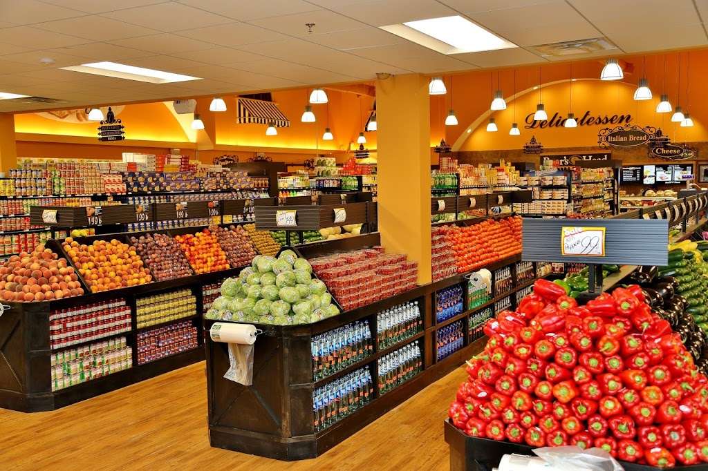 Family Fruit – Staten Island Catering and Super Market | 2200 Arthur Kill Rd, Staten Island, NY 10309, USA | Phone: (718) 317-4949