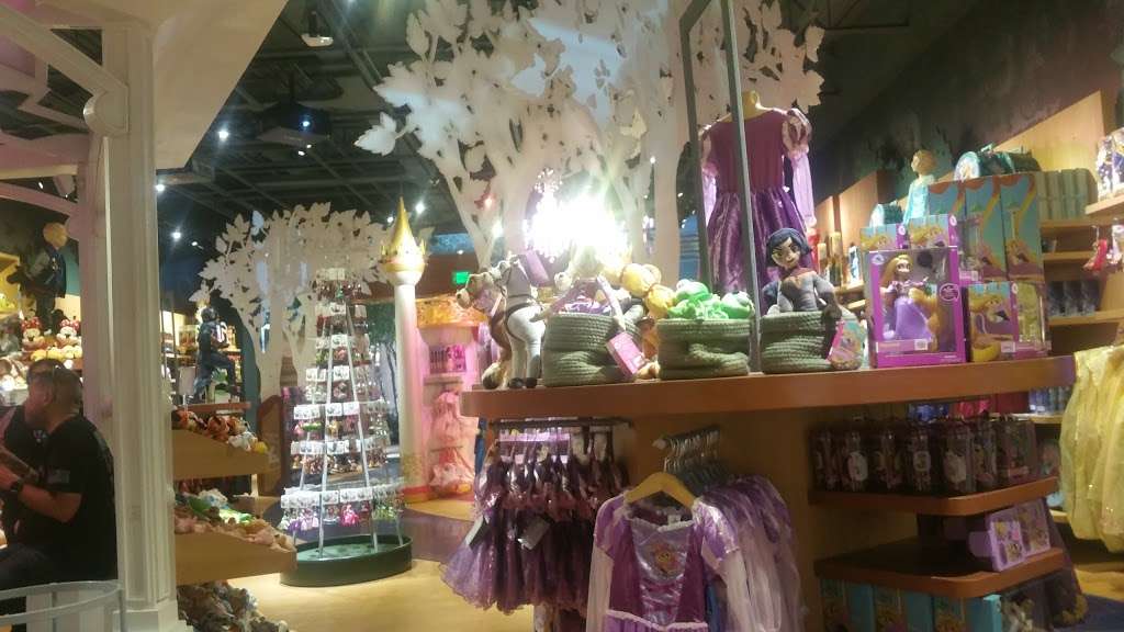 Disney Store | 24201 W, Valencia Blvd, Valencia, CA 91355, USA | Phone: (661) 222-9132