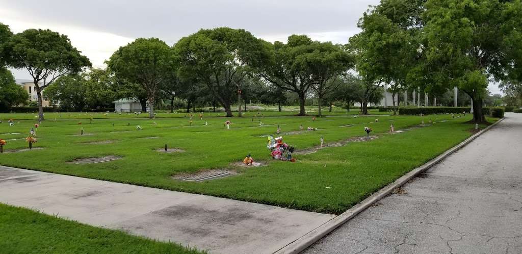 Delray Beach Memorial Gardens Municipal Cemetery | 700 SW 8th Ave, Delray Beach, FL 33446, USA | Phone: (561) 243-7050