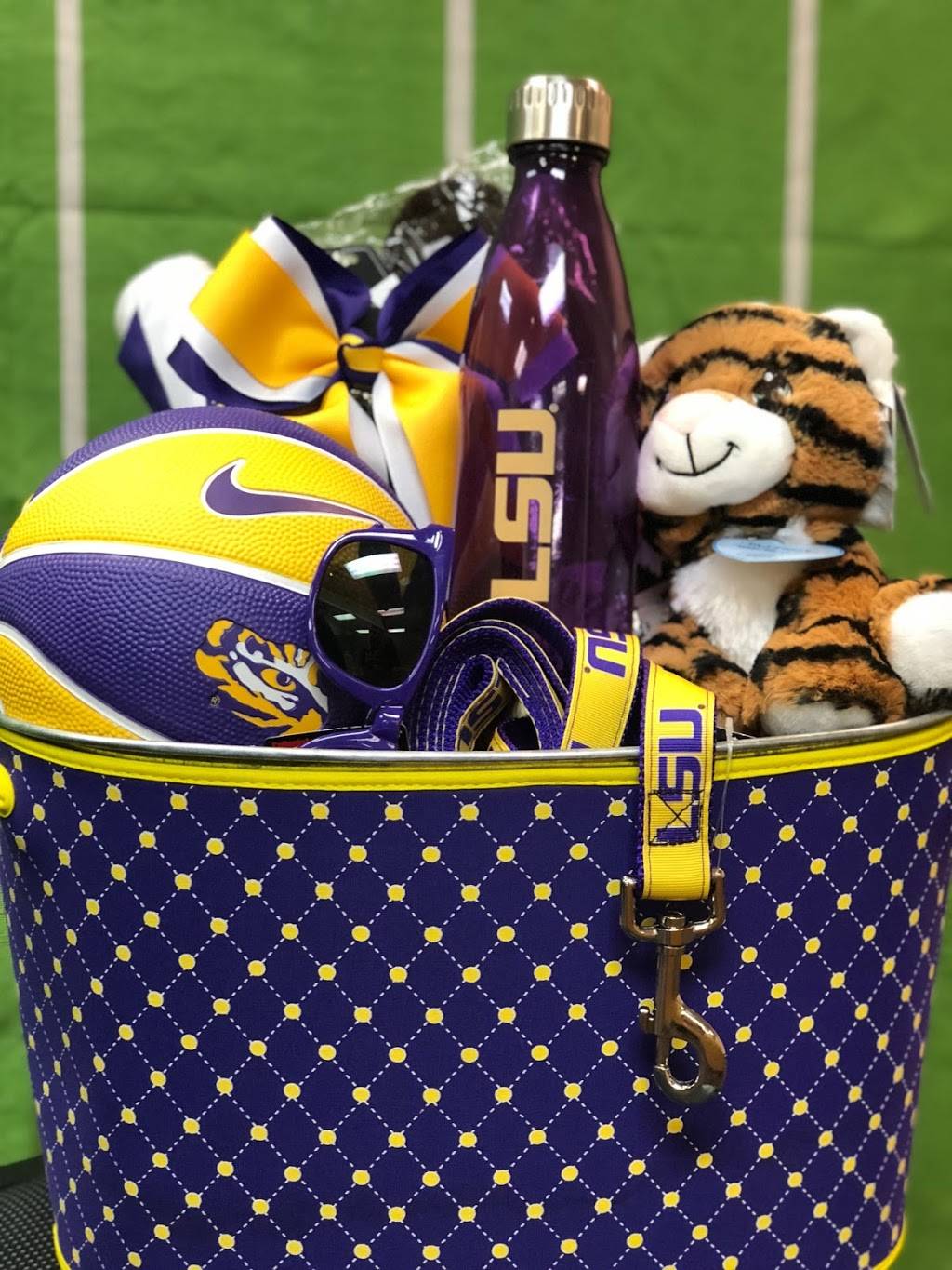 LSU Alumni Gift Shop | 3848 W Lakeshore Dr, Baton Rouge, LA 70808, USA | Phone: (225) 383-0241