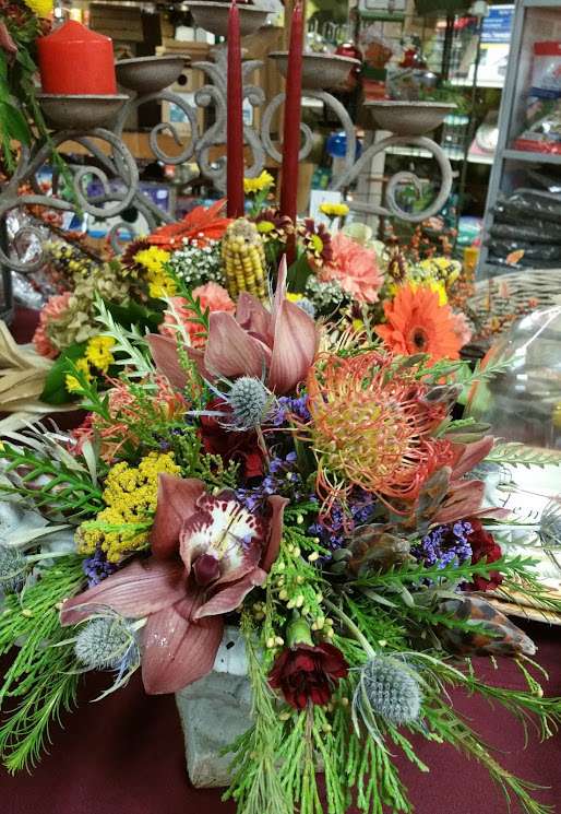 The Florist at Deckers Nursery (Greenlawn Florist) | 841 Pulaski Rd, Greenlawn, NY 11740, USA | Phone: (631) 261-6647