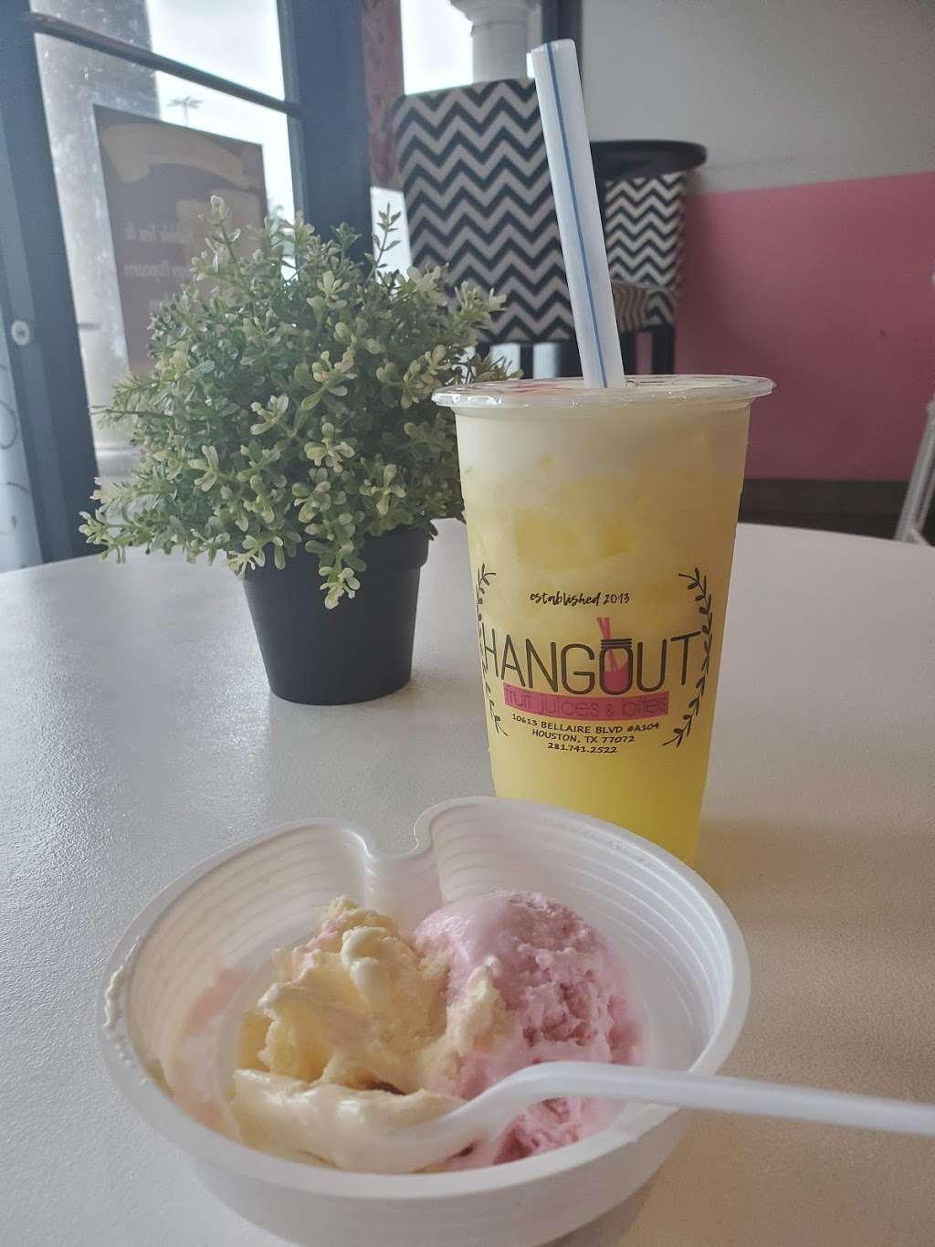 Hangout Fruit Juices & Bites | 10613 Bellaire Blvd, Houston, TX 77072, USA | Phone: (281) 741-2522