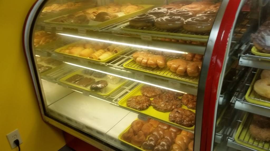 Golden Gate Donuts | 8605 Smyrna Pkwy, Louisville, KY 40228, USA | Phone: (502) 883-0012