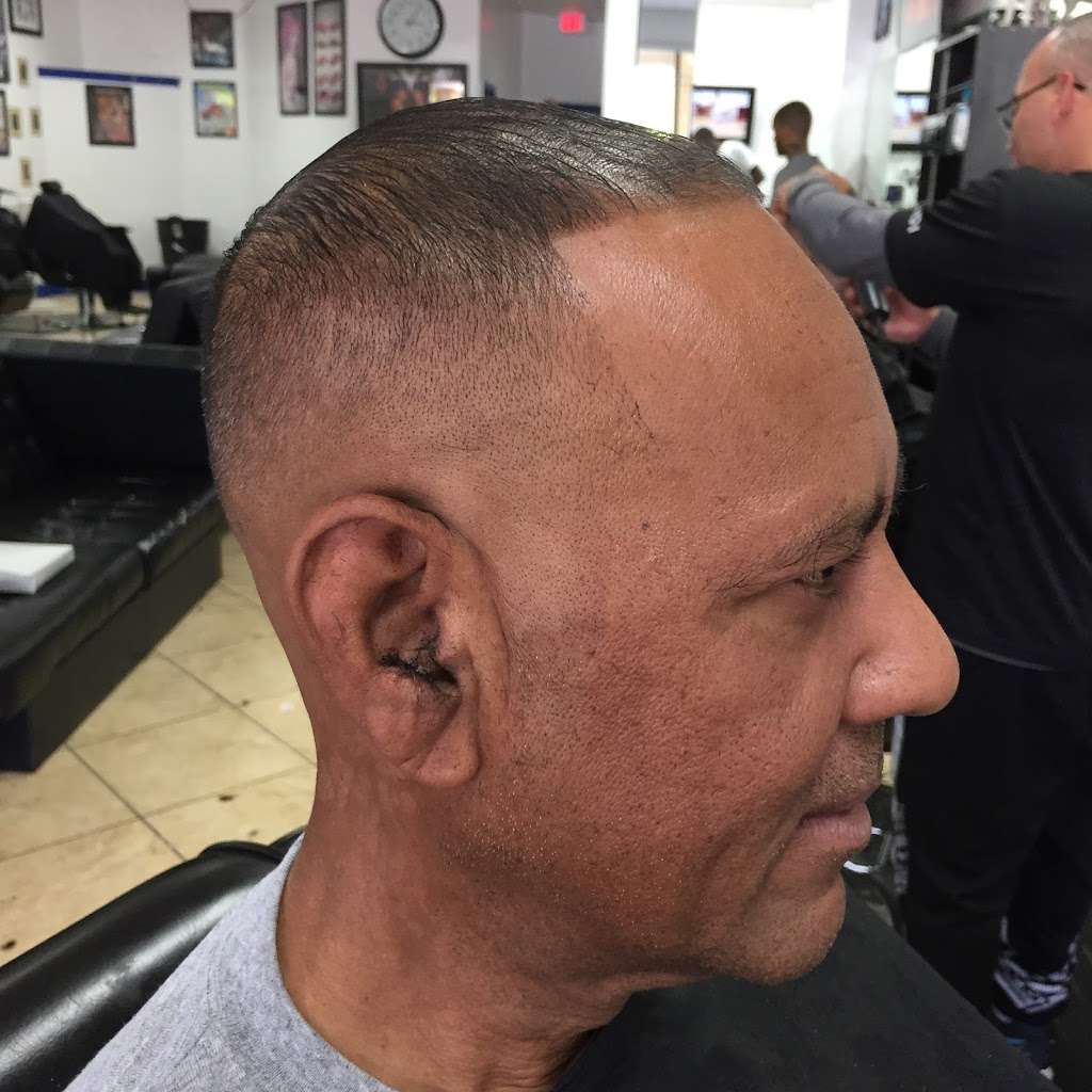 Celebrity Cuts & Styles Barbershop | 1442 N state rd 7 (inside trizek village plaza next to dominos, Margate, FL 33063, USA | Phone: (954) 971-7177