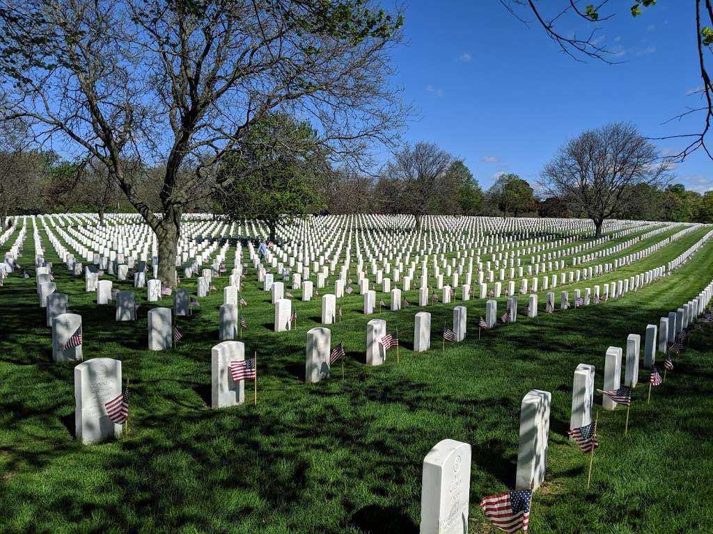 Wood National Cemetery | 1301, 5000 W National Ave, Milwaukee, WI 53295, USA | Phone: (414) 382-5300